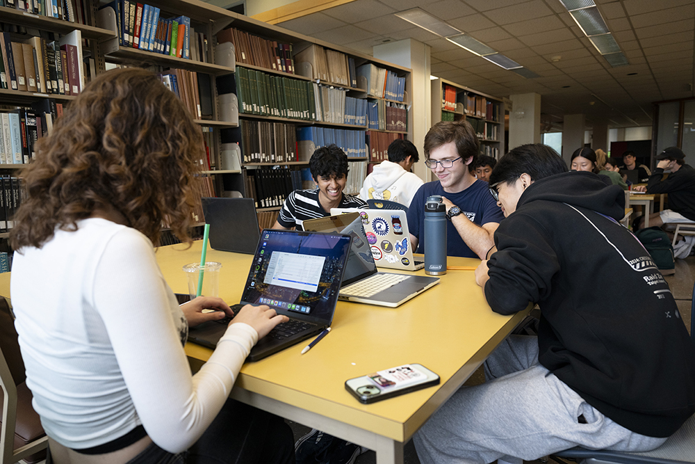 Students in Hunt Library