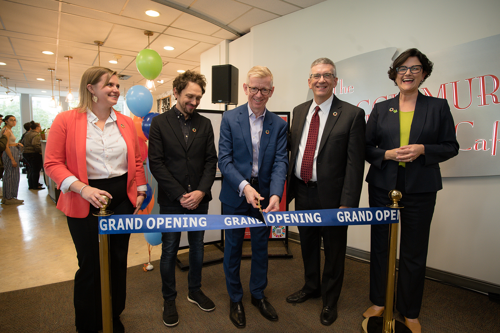 University leaders cut the ribbon to celebrate the grand opening of DeFer Coffee & Tea at Maggie Murph Cafe and the Sustainability Studio in Hunt Library. L-R: Director of the Sustainability Initiative Alex Hinniker, Atelier De Fer Co-Owner Matt Marietti, Helen and Henry Posner, Jr. Dean of the University Libraries Keith Webster, Provost and Chief Academic Officer Jim Garrett, Vice President for Student Affairs and Dean of Students Gina Casalegno.